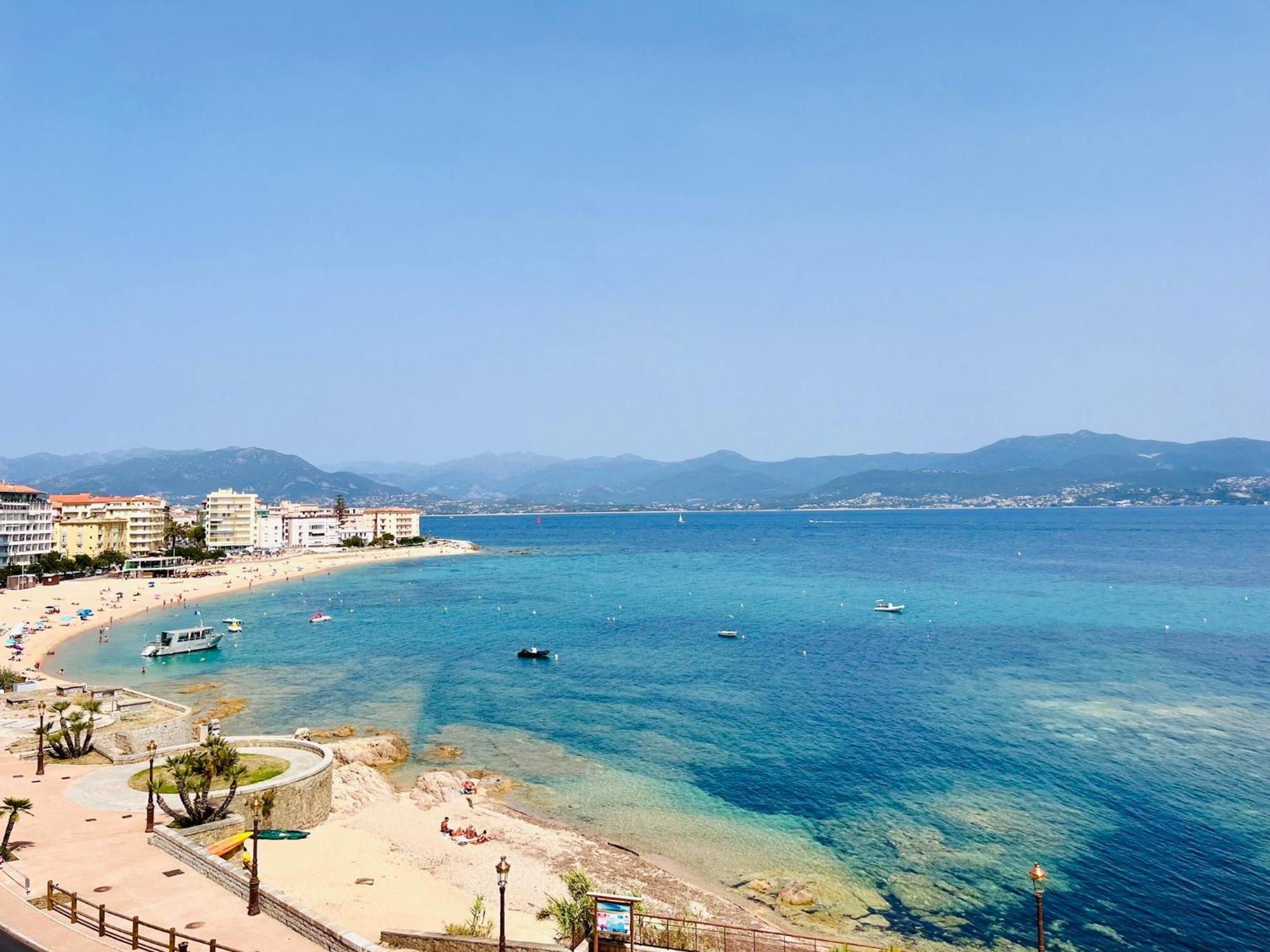 Front De Mer Beau T3 Climatise Balcon Parking Ajaccio Ajaccio  Extérieur photo